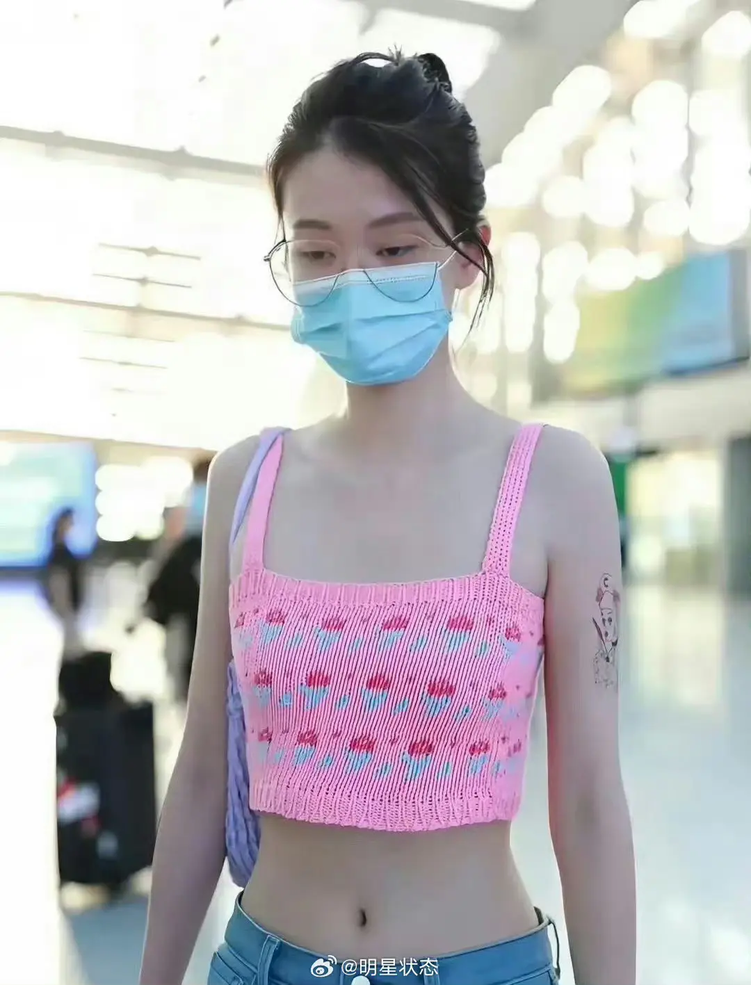 乔欣最近突然瘦了，估计现在都没有100斤吧！ ​
