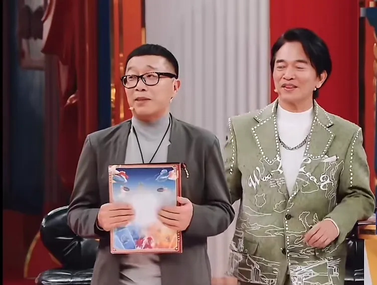 庞龙调侃曾毅引争议











天哪，你们敢相信吗？歌手庞龙在凤凰传奇