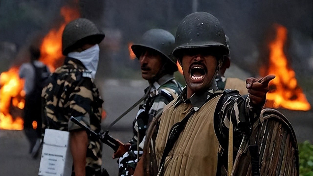 印巴冲突升级，美运大量武器到印，巴想中方帮一事，王毅出面表态