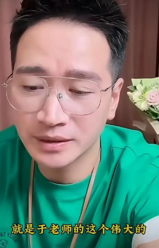 我有种预感

何晟铭这种坦荡的说话方式

会让他重新被大家记住

最近他在直播里
