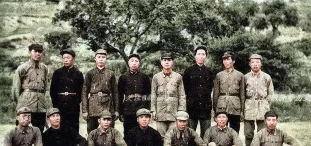 长征中的干部团是什么编制？阵容配置豪华，4位将领牺牲
1934年10月，中央红军