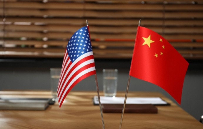 美国参议员感叹中国为何能赢











---










