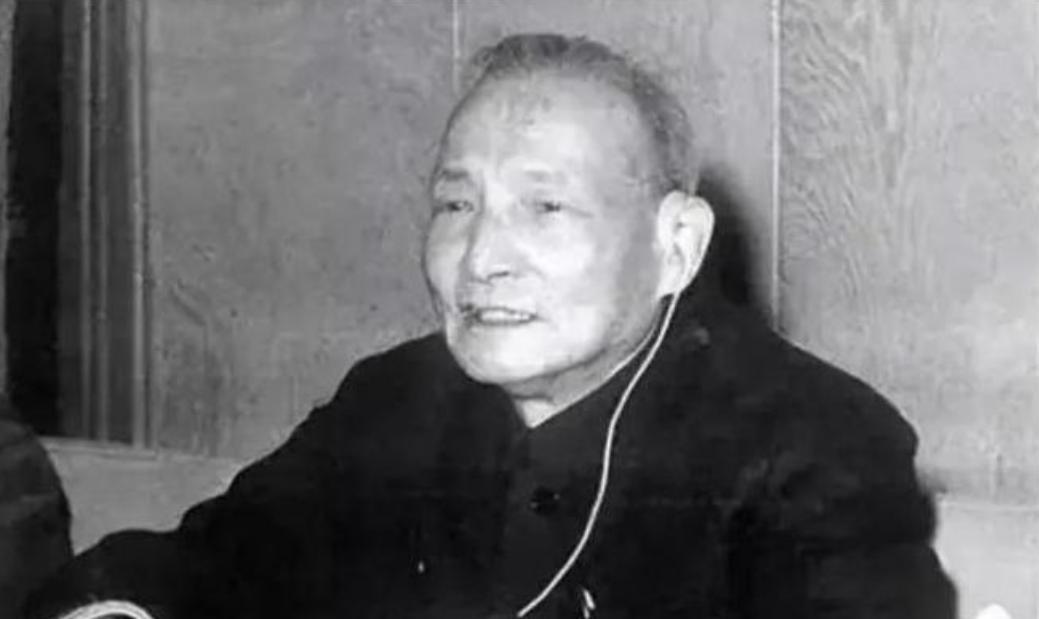 1979年，有人建议要保留汪东兴的职位，但是陈云却认为，如果让他再继续担任，就算