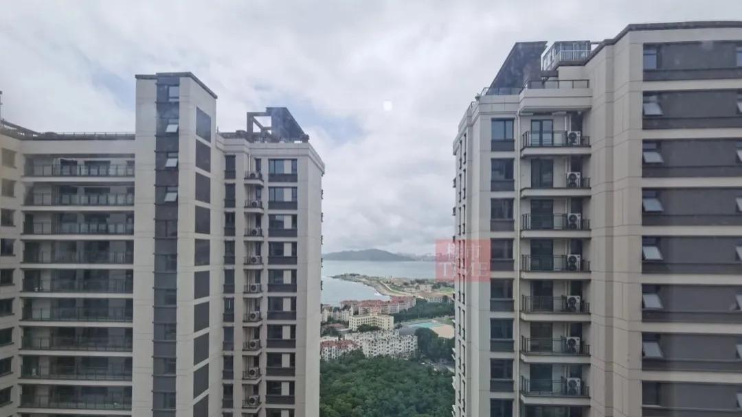 青岛前海大宅，一步步跌落神坛！