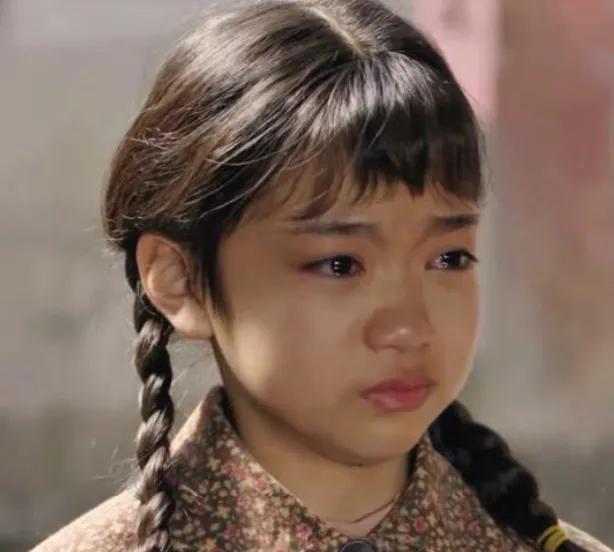 《六姊妹》，看了三版何家丽的表演，我想说，梅婷甚至不如这个小演员扮演的何家丽，这