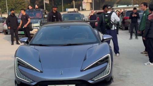 甲亢哥体验中国新能源汽车