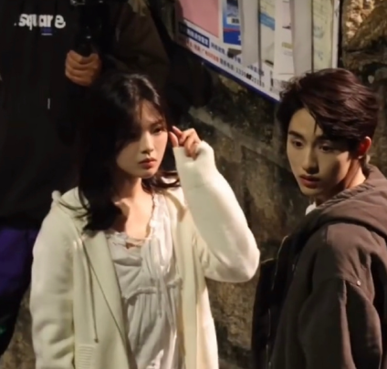 杨超越董思成《今天是太阳雨》同框背背路透！好有氛围感！ ​​​