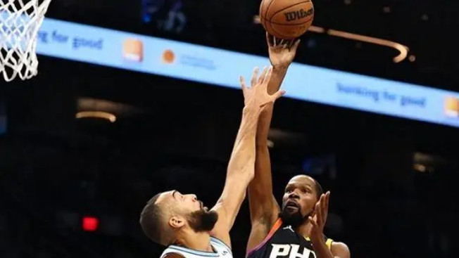 连胜，布克复出表现抢眼，杜兰特