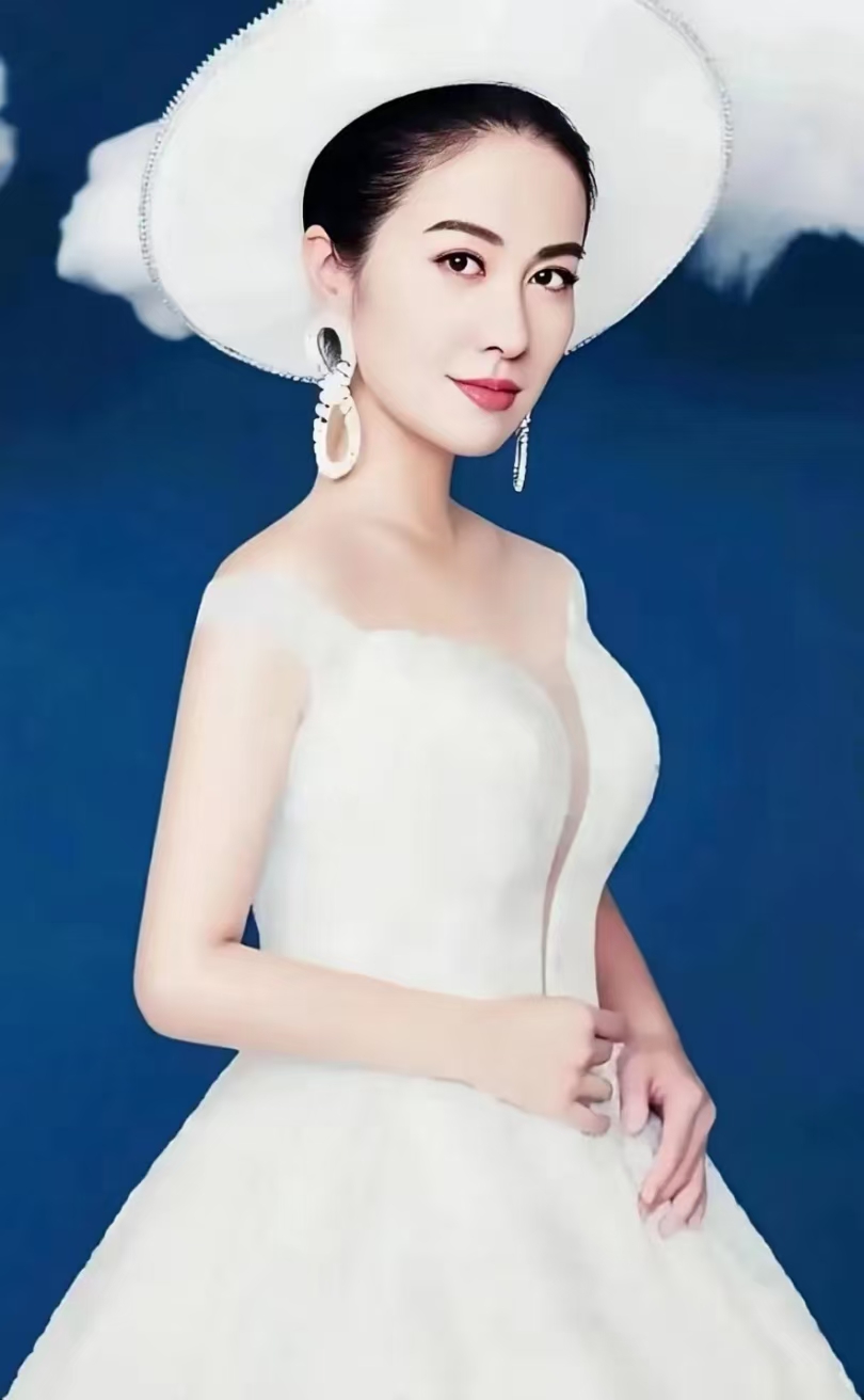 演员叶璇说，我爸太冷血了！

自己风风光光住在曼哈顿 白人 富 豪区，却把13岁