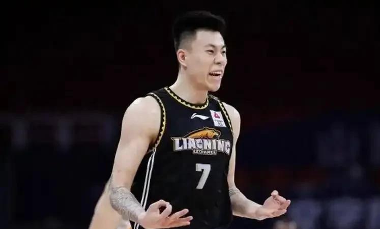 另类官宣！昨天多个消息源爆料上海男篮与辽宁男篮接近完成张镇麟转会，今天上午，CB