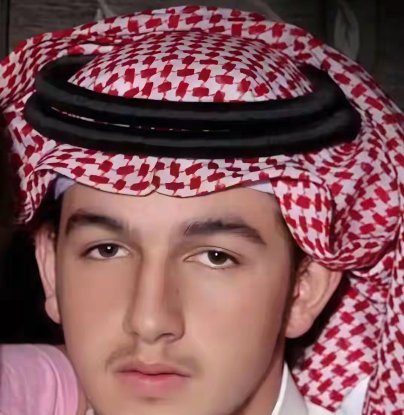 沙特有位货真价实的王子居然沉睡了20年，花费天价医疗费用最近还是走了。



这