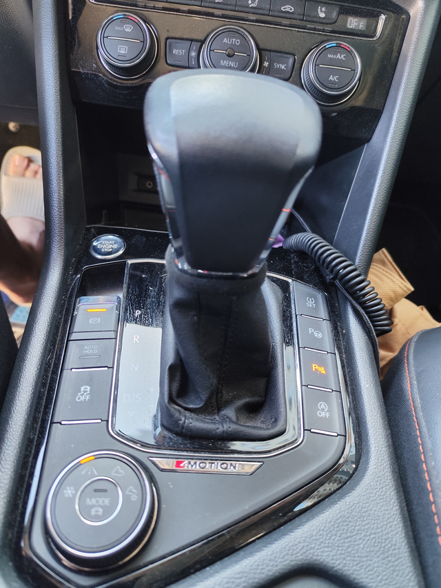 途观l的大鸡腿挡把
作为2018款大众途观L 380T旗舰版的车主，我对车上那枚