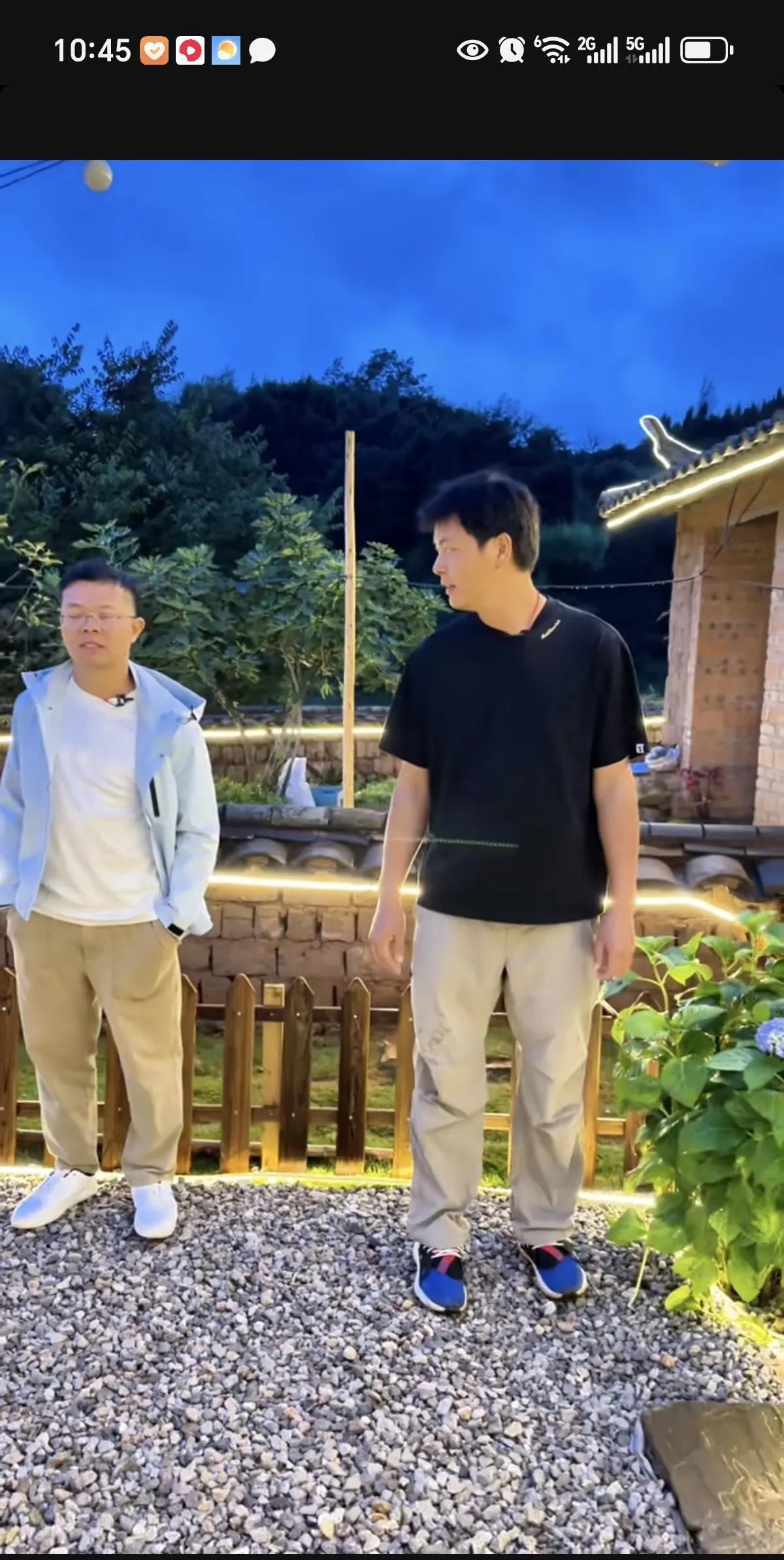 小凤的小院已经被别人租了。
小凤的小院，金哥把它打造的很漂亮了，他们还没离开呢，