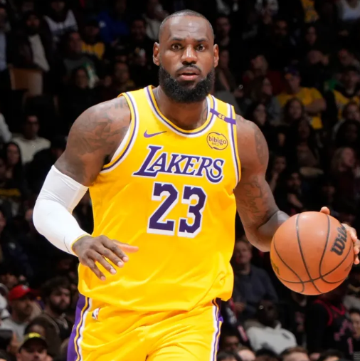 湖人进行了训练，训练结束后，主帅雷迪克接受了采访。
在谈到未来7天5赛时，雷迪克