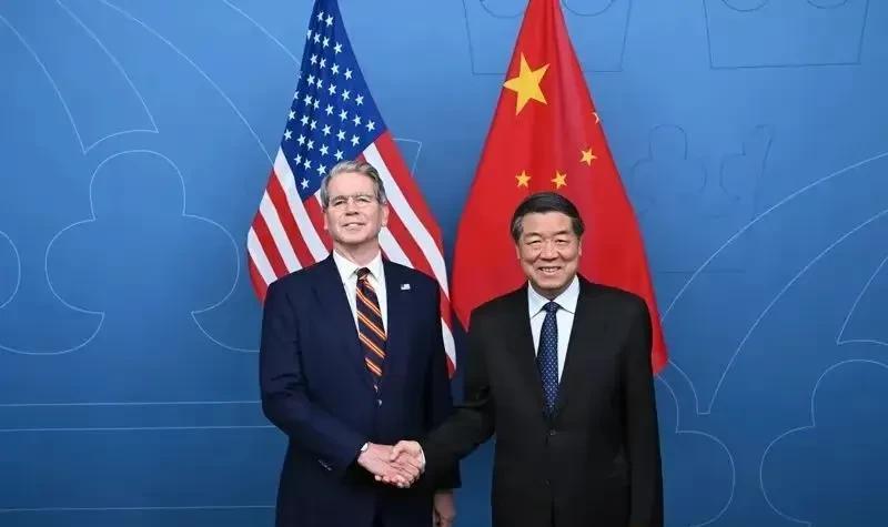 8月8号过后，美国敢对中国实行100%的关税吗？
答案:绝对不会，或者根本不敢！