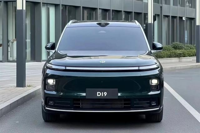 浅谈一下即将上市零跑D19
先说几句废话，早前就听说零跑申报了一款中大型SUV，