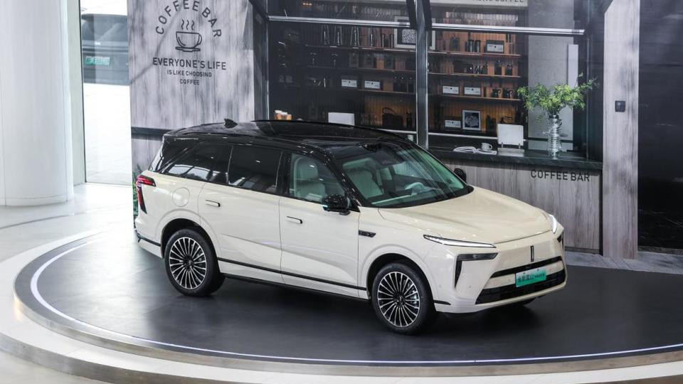 700TOPS算力上车 魏牌想把辅助驾驶从“概念”拉回“体验”