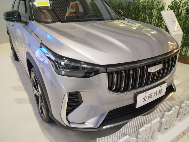 想买一台家用他合适吗
全新博越空间怎样