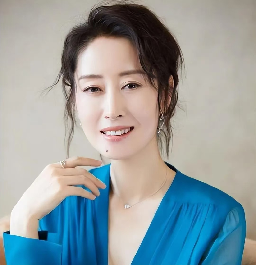 2013年，刘敏涛向富豪老公提出离婚，没想到老公哈哈大笑:“就你这样还想离婚？如