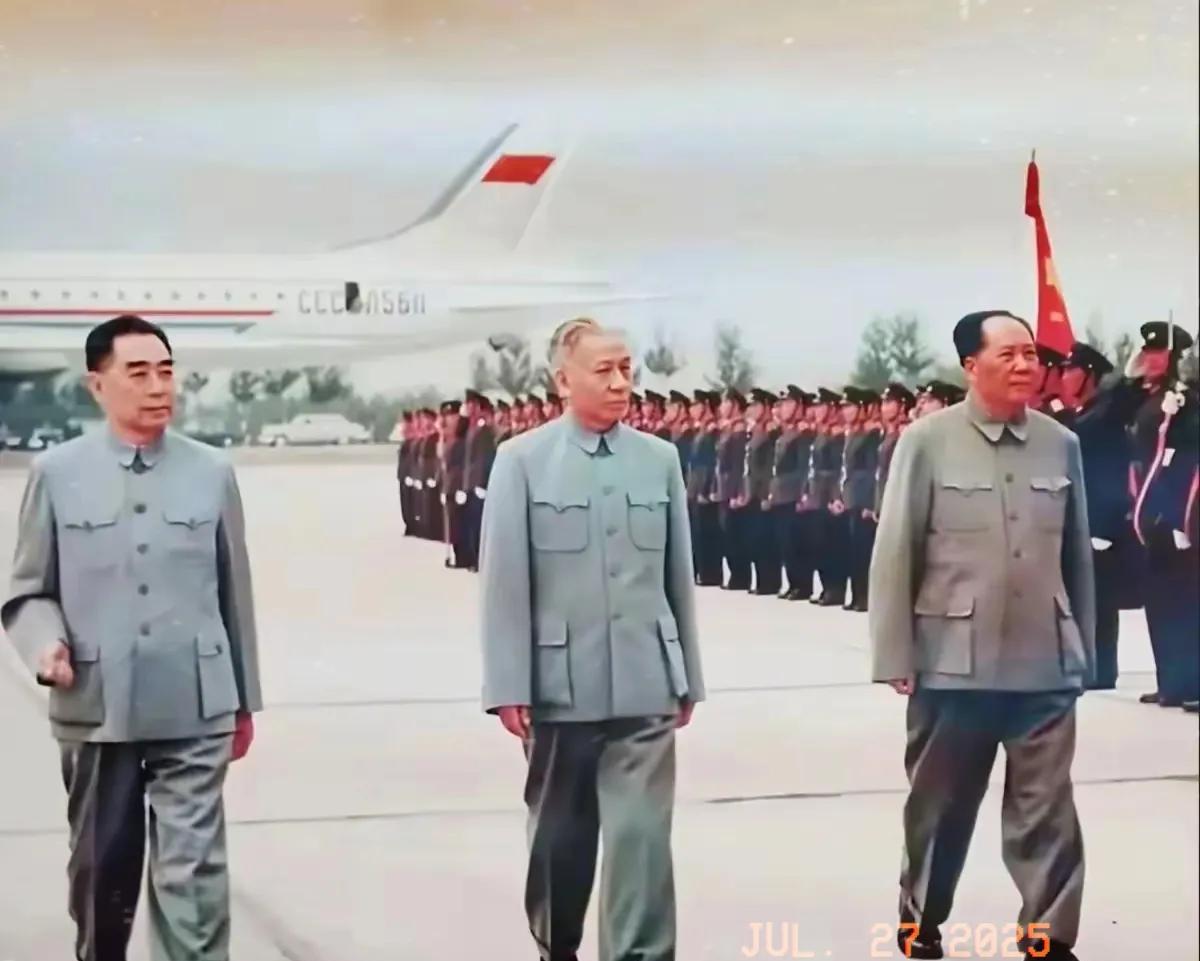 老照片分享。
伟人的风采，一代伟人拯救了五十六个中华民族，振兴了一个战无不胜的强