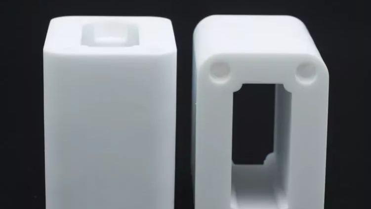 从单一粉末到氧化铝陶瓷结构件：探索其背后的“隐形助手”