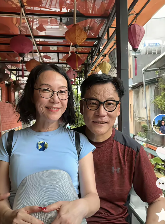 港真，年龄大了的张丹红还没有俞渝耐看……。俞渝虽然从来没有白嫩可爱过，但是到了这
