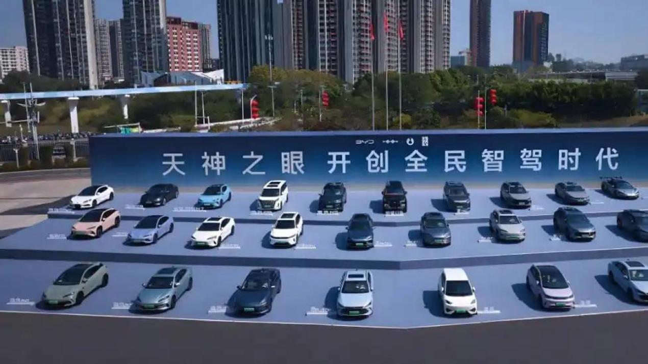 智驾时代真的来了！比亚迪吉利奇瑞，三大国产车企全系标配智驾