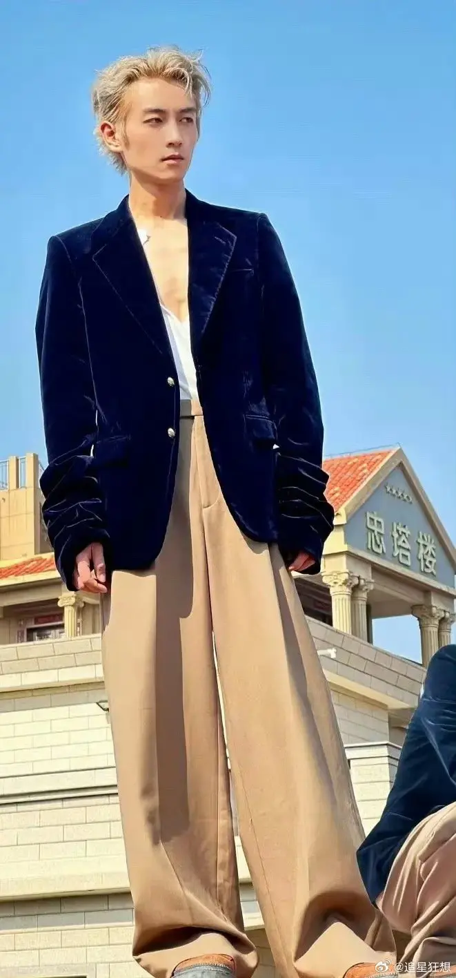 陈晓离婚后是准备转型了吗？ ​