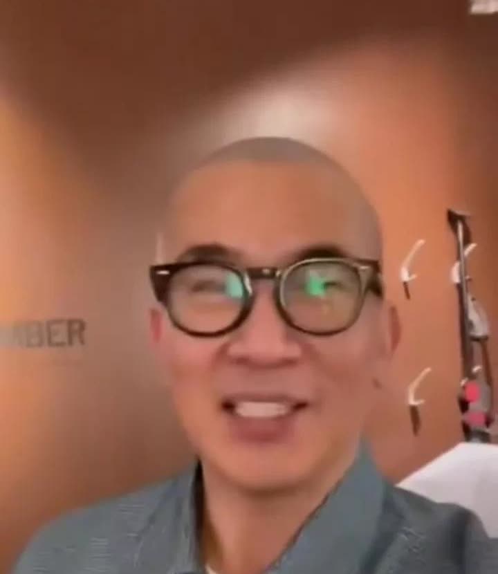 姐姐大s不在她老公具俊烨给小s唱生日歌，婷婷婷婷叫的好亲密。也许在心里具俊烨就喜