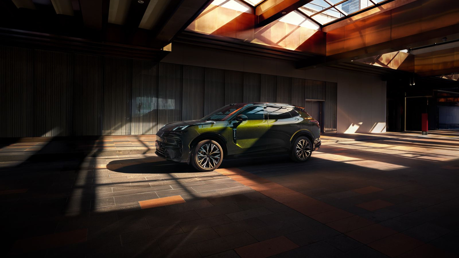 领克汽车2025年销量突破35万辆，实现价值与规模协同发展