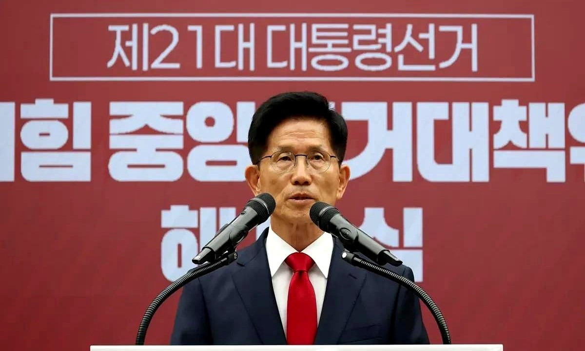 金文洙反思败选痛批本党











惊天丑闻！韩国大选落败者金文洙竟然