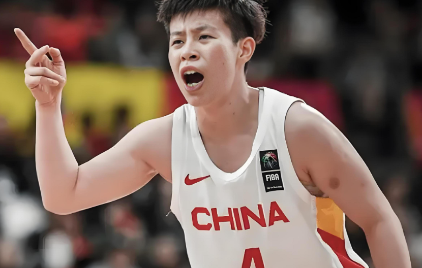 李缘是不是该退出中国女篮？在热身赛中，当比分十分焦灼时，李缘上空篮却没有打进，确