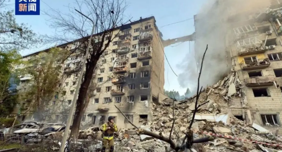 乌克兰遭袭！
当地时间17日，乌克兰内务部长称基辅遭袭已致14人死亡，44人受伤