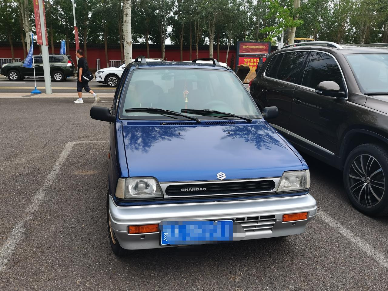 这个车应该是最古老的奥拓吧，长安铃木的车