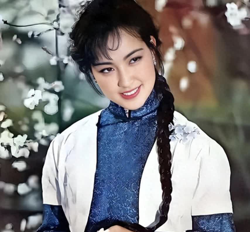 刘晓庆年轻时候的颜值，放在现在的娱乐圈，也是顶尖的存在啊，曾经的娱乐圈她就已经是