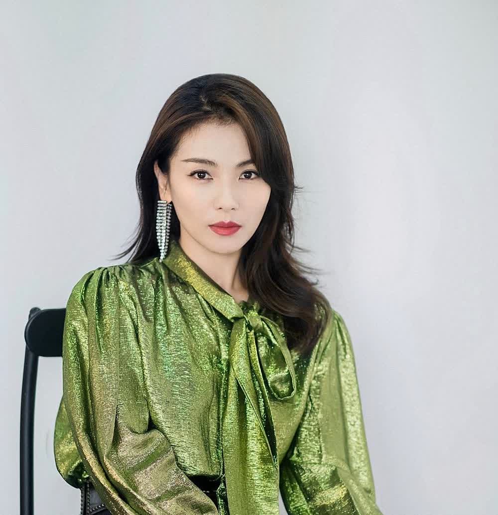 从“部队”走出来的12位女明星：
一、刘涛，军龄3年
二、孙俪，军龄3年
