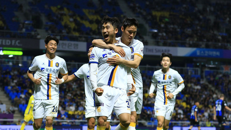 光州FC VS 浦项制铁：不败之争，谁能笑到最后！