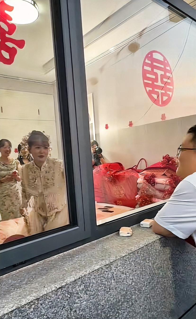 堵门要红包本来只是一个讨喜的过程，而有些玩意儿却指望着这个发财。