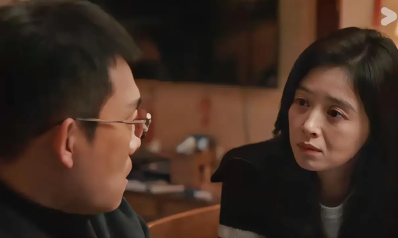 终于看了《以法之名》，但有一点不得不说，蒋欣演的郑雅萍不太讨喜。她明明知道王老师