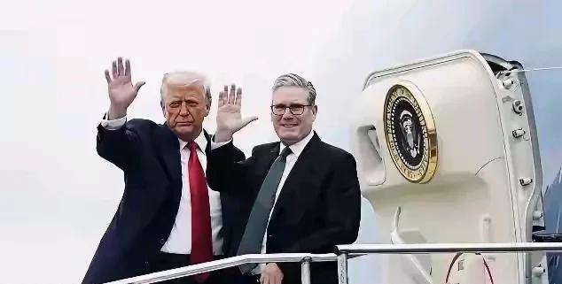 与特朗普同乘美国空军一号待遇的国外首脑并不多，英国首相斯塔默是其中一个！