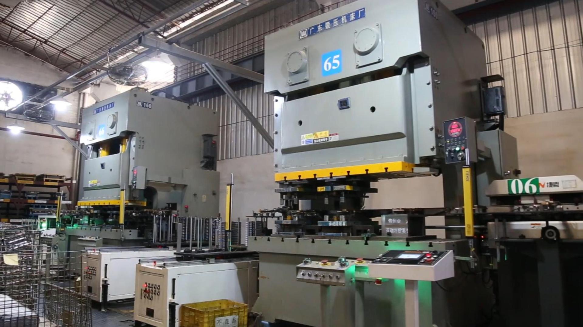 如何选择适合的冲压机械手臂