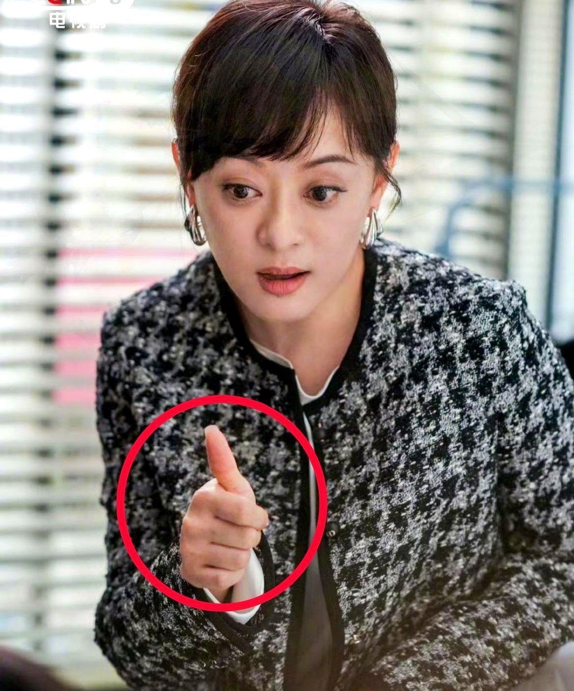 孙俪人都傻了吧，她没想到她一个土生土长的上海人因在《蛮好的人生》里，她演的胡曼黎