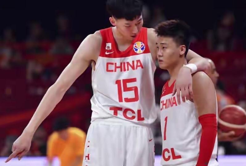 为啥这样看，周琦和赵睿两个玻璃人，一旦都受伤，北汽夺冠又泡汤了
周琦玻璃人，上赛