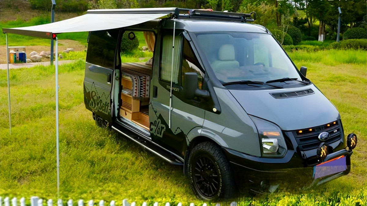 短轴低顶使用率高，福特全顺新世代床车自驾游，宿营车旅行成趋势