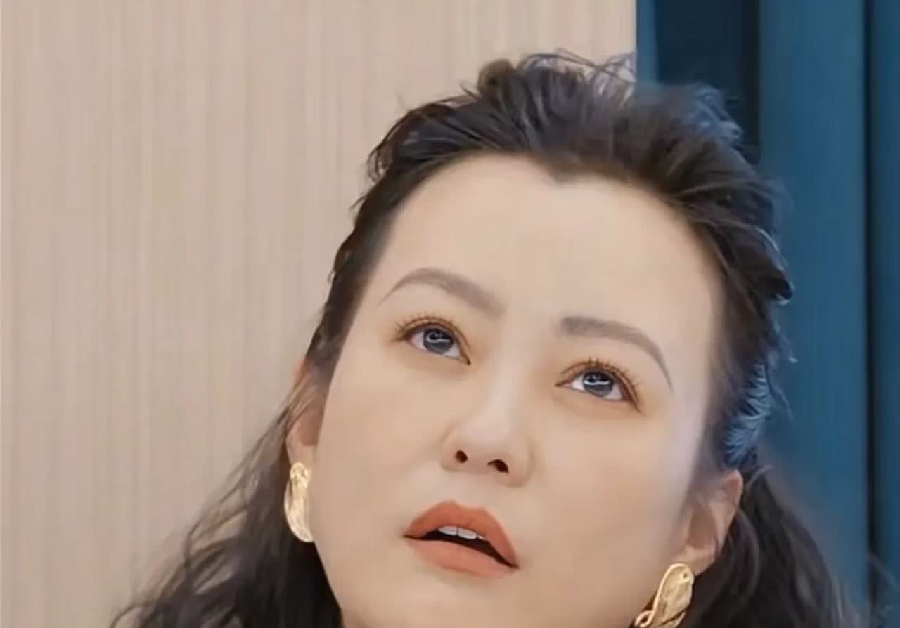 郝蕾啊郝蕾，你可真糊涂啊！

瞎说什么大实话呢

不就大家看不上哈玫克孜