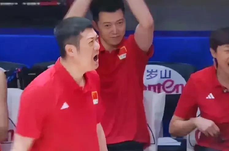 中国女排输得很遗憾，但比赛价值远超一场大胜。
2-3输给了土耳其，不光是大比分看