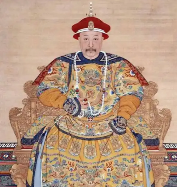 嘉庆对自己的寿命还是很自信的…

毕竟他爹活了89岁，他的哥哥们也不乏长寿之人，