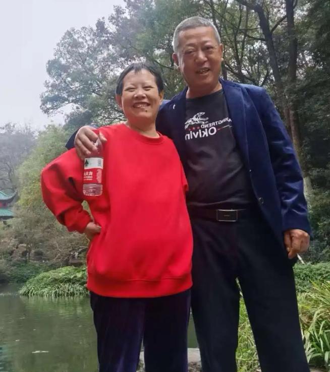 湖南衡阳，一老汉因收2台电机被拘留三天，期间，老汉妻子以为被抛弃，独自跳河身亡，