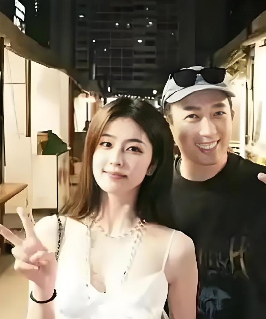 #于正虽然嘴碎但他护犊子啊# 网友扒出于正的多重争议，虽然有许多问题但其身上有一