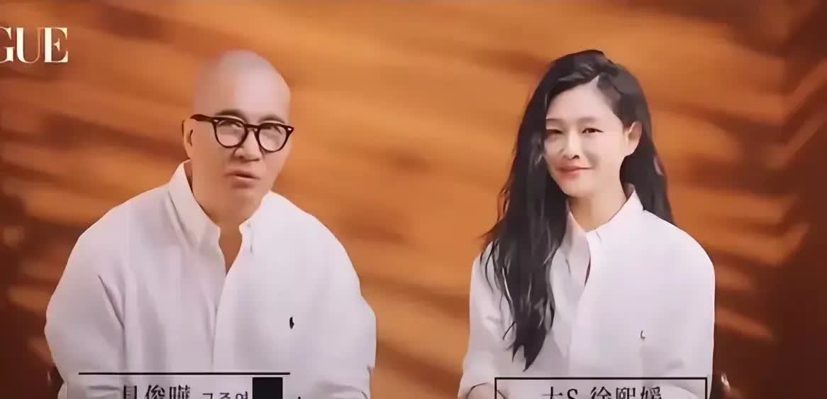 大s的“恋爱脑”害死了她？
大s去世一个多月了，骨灰还没入土为安，一会儿说放在